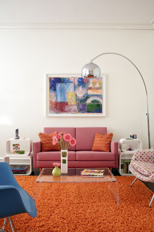 Sala rosa e laranja queimado