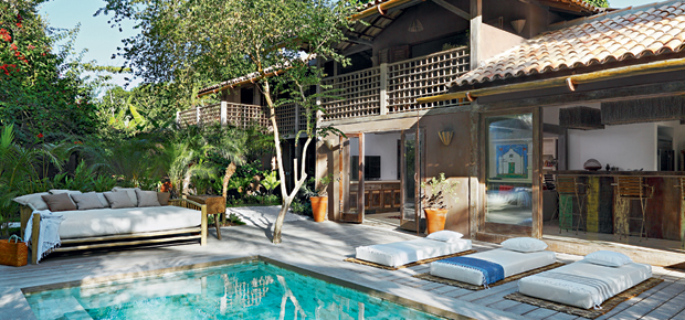 Casa no sul da Bahia emprega parede de pau a pique