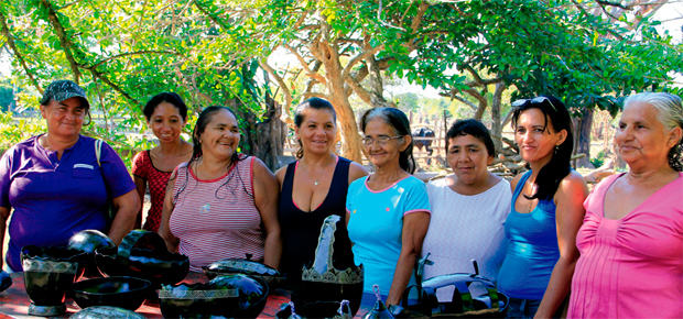 Artesanato: conheça a história da cuias paraenses
