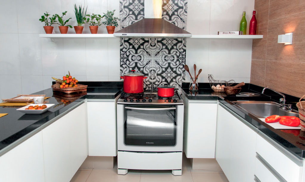 Área nos fundos da casa vira espaço gourmet para reunir a família