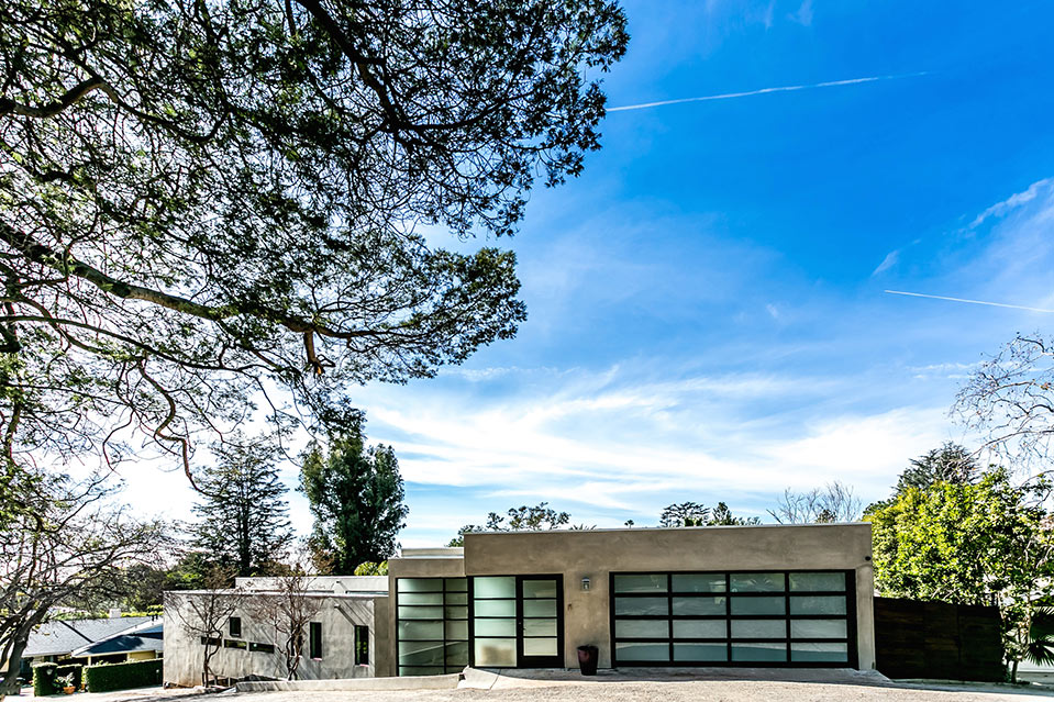 01-casa-moderna-e-neutra-em-beverly-hills