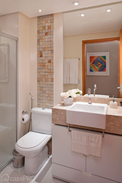 Banheiro de uma residência de 49m² para jovem casal sem filhos. Projeto de Karla Amaral Madrilis. Banheiro de uma residência de 49m² para jovem casal sem filhos. Projeto de Karla Amaral Madrilis.