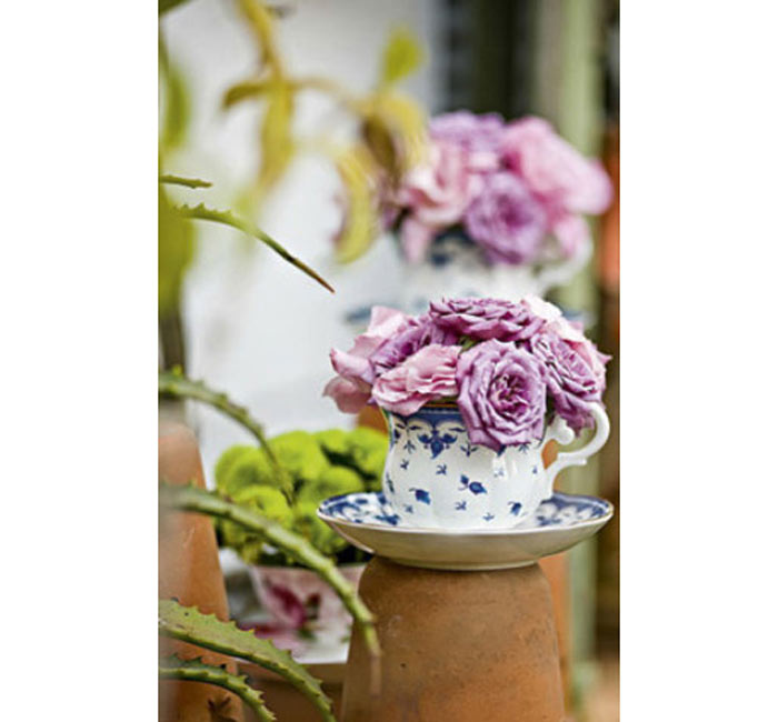 02-dia-das-maes-13-ideias-de-arranjos-de-flores-para-decorar-a-mesa