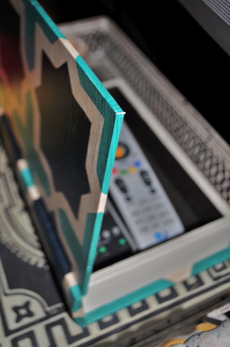 04-espacos-de-armazenamento-secretos-para-a-sala-de-estar