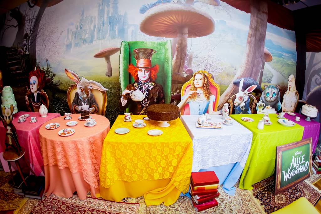 Exposição inédita e interativa de Alice no País das Maravilhas abre em São Paulo