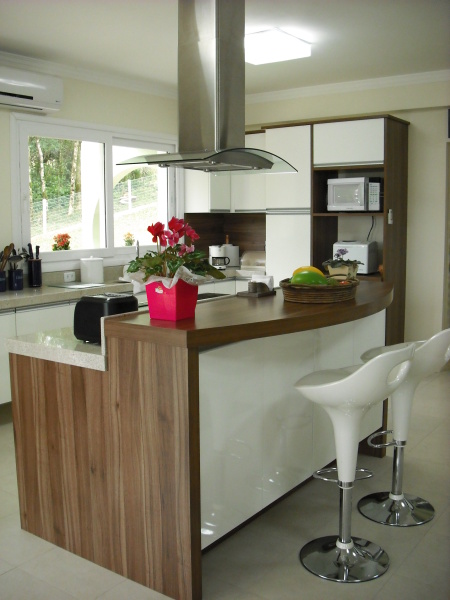 10-cozinhas-com-ilha-projetadas-por-membros-do-casapro (3)