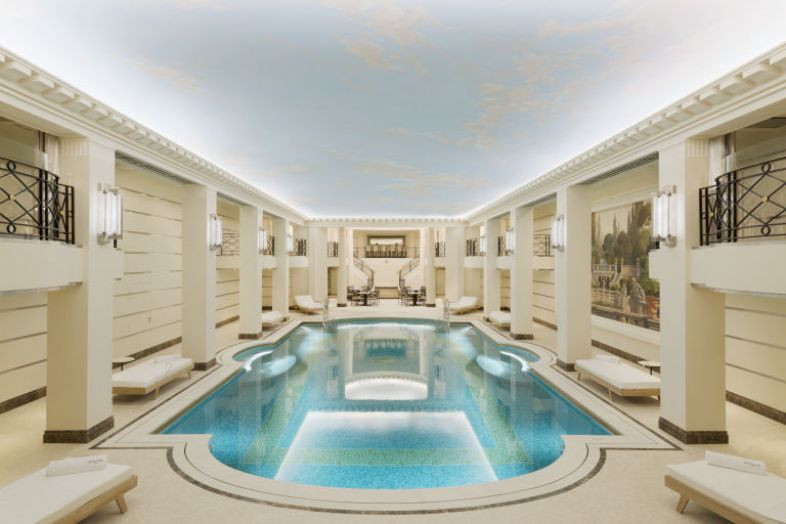 2-apos-anos-fechado-ritz-paris-e-reaberto