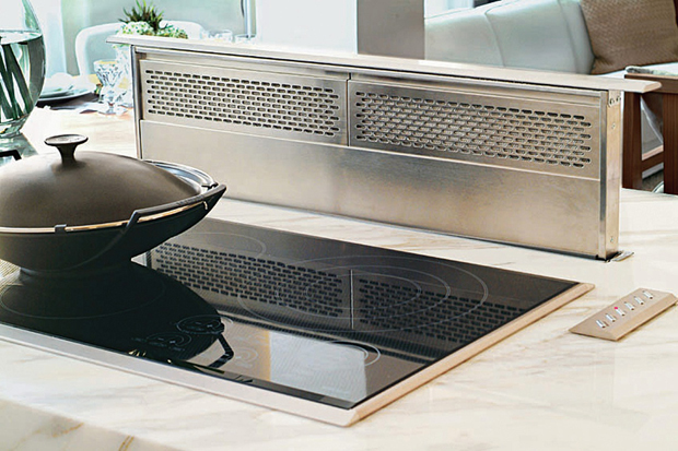 É seguro instalar um forno a gás no mesmo nicho do cooktop elétrico?