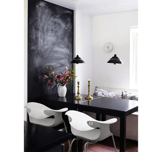 56-Publicado-pelo-site-My-Scandinavian-Home,-este-jantar-tem-um-pouco-de-tudo---sofisticação,-minimalismo-e-charme
