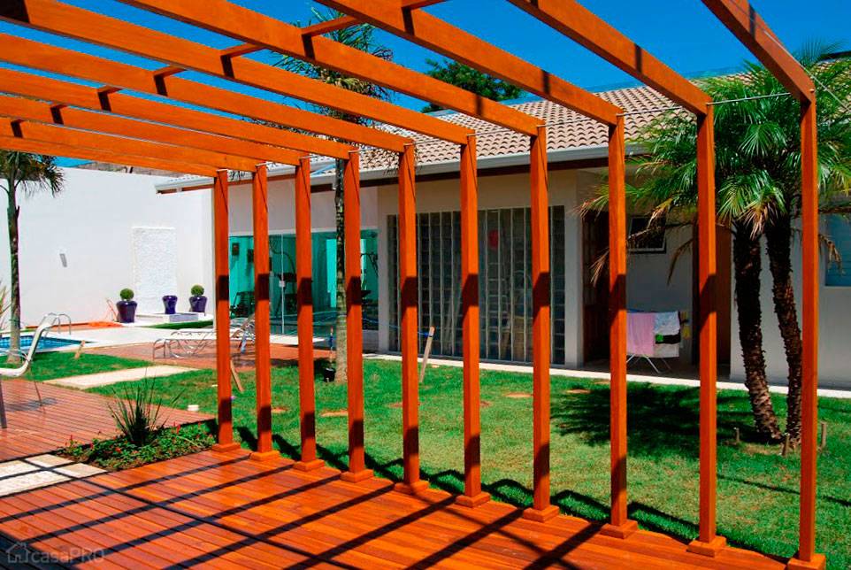 Projeto de pergolado por Carla Prado Dadazio.