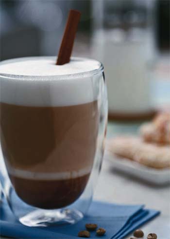  200 ml de leite 50 ml de calda de caramelo 50 ml de café ...