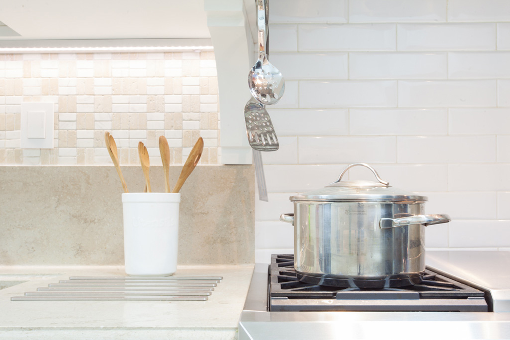 subway-tiles-8-cozinhas-que-apostam-no-revestimento (11)