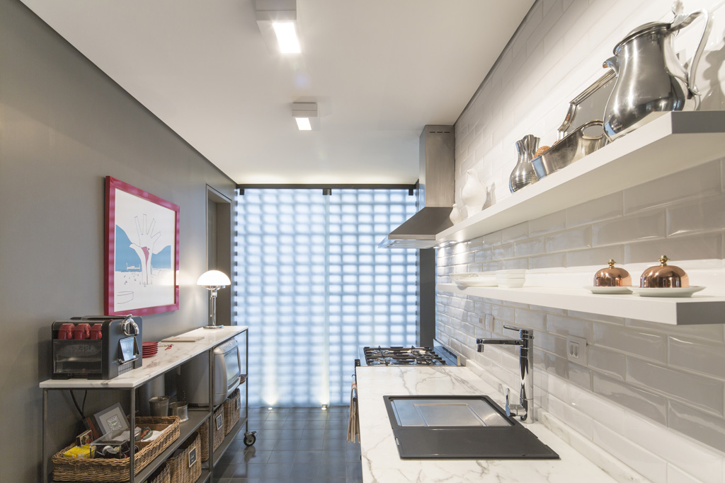 subway-tiles-8-cozinhas-que-apostam-no-revestimento (7)