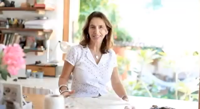 Artista têxtil troca São Paulo por casa de praia na Bahia