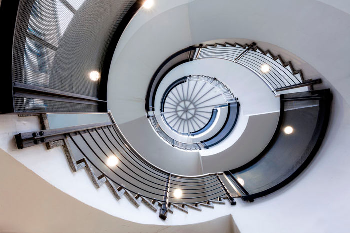 Fotógrafo viaja pela Alemanha para clicar belas escadarias