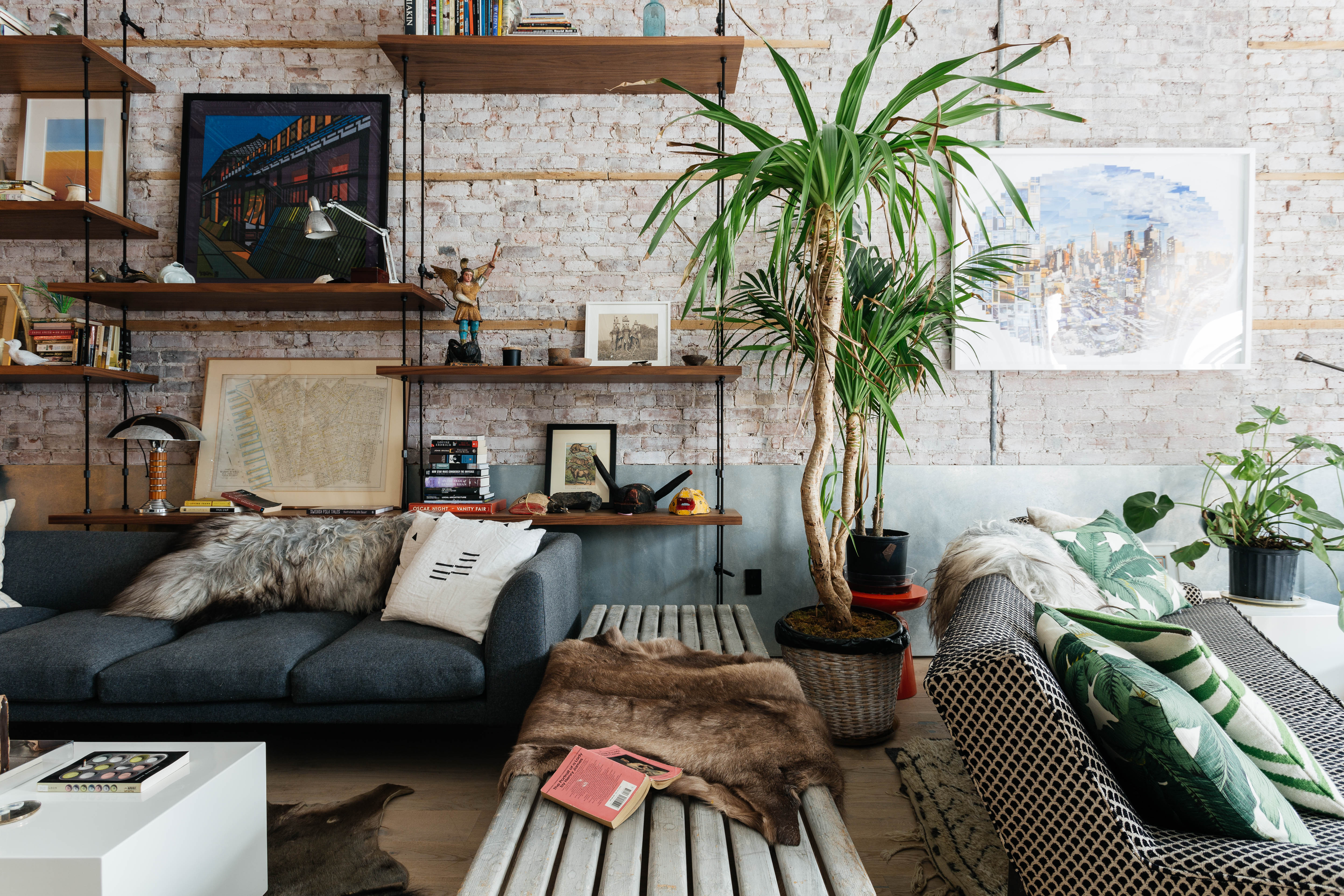 0201-ideias-para-preencher-espaco-atras-do-sofa