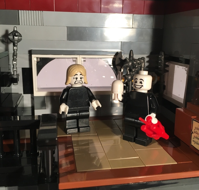 05-fa-miniatura-casa-familia-addams-lego