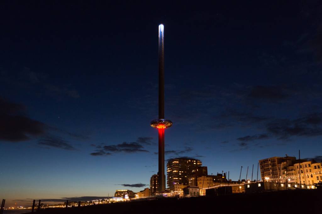06-torre-de-observacao-com-movimento-mais-alta-do-mundo-e-inaugurada