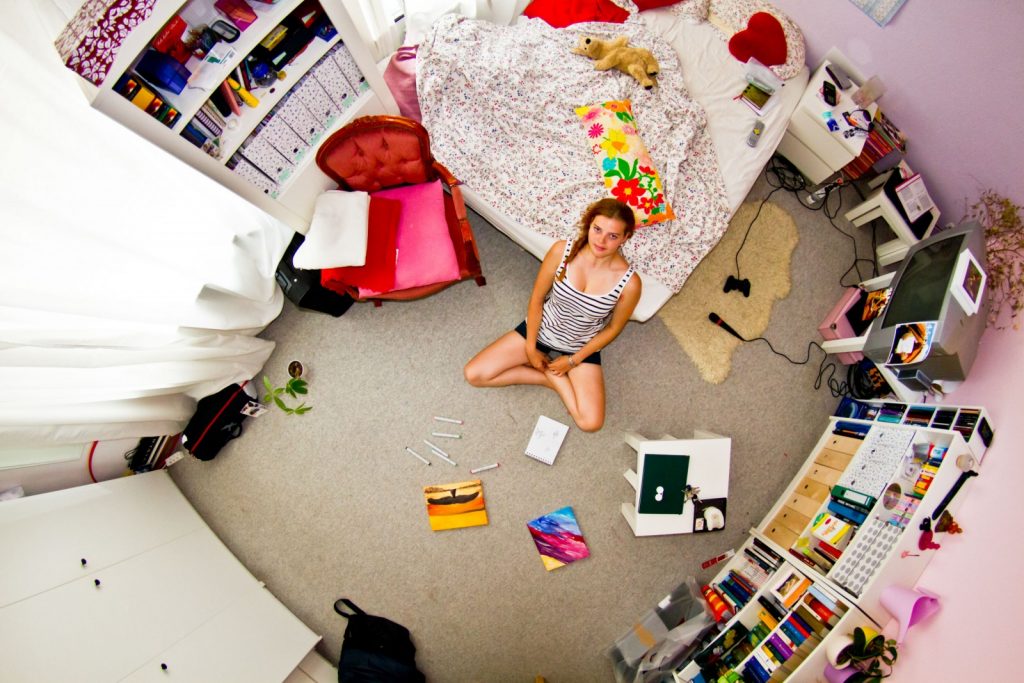 09-fotografo-john-thackwray-viaja-mundo-registrando-onde-pessoas-dormem-my-room-project