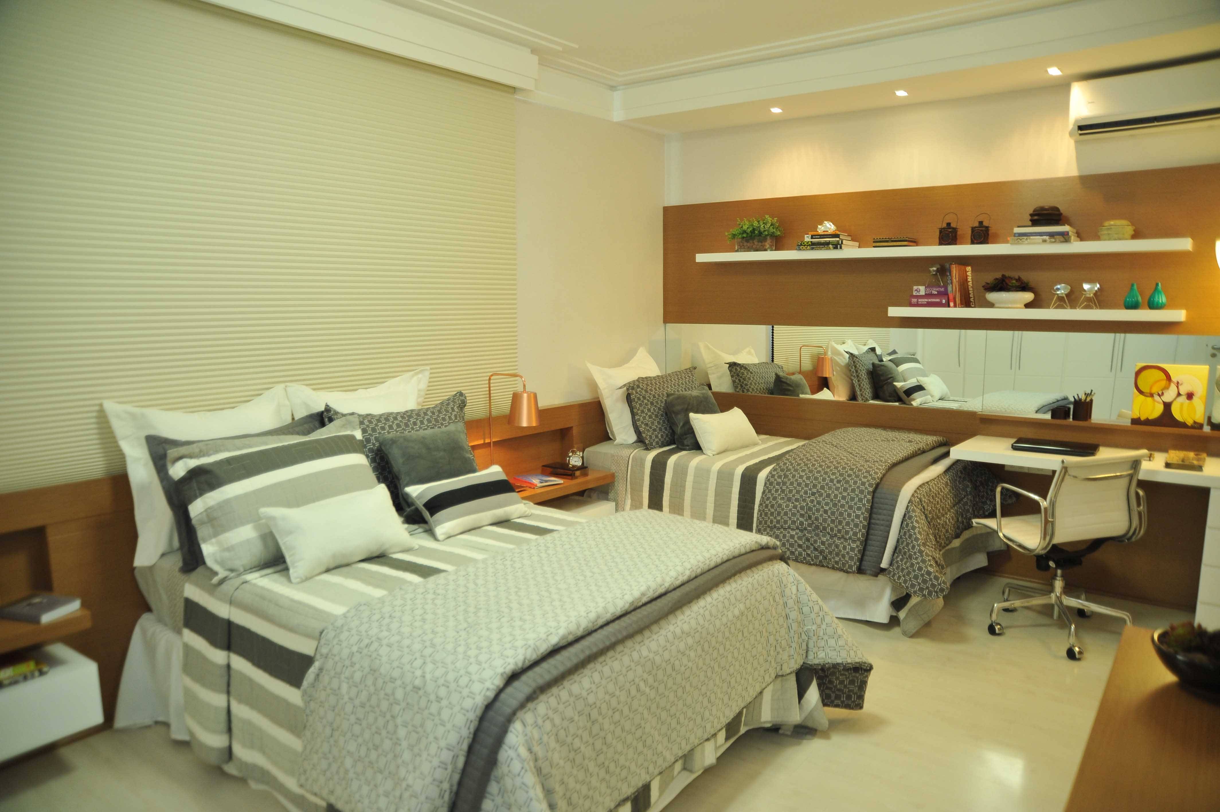 Um único quarto para o pai e seus dois filhos