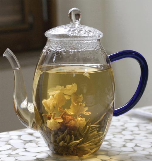 Ch&aacute;s de boldo, hortel&atilde; e cal&ecirc;ndula ajudam a trazer boas energias para a ca...