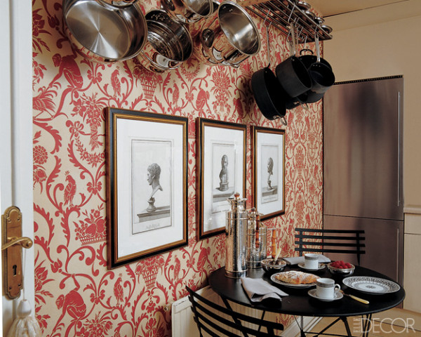 cozinha-com-papel-de-parede-de-arabescos-simon-upton