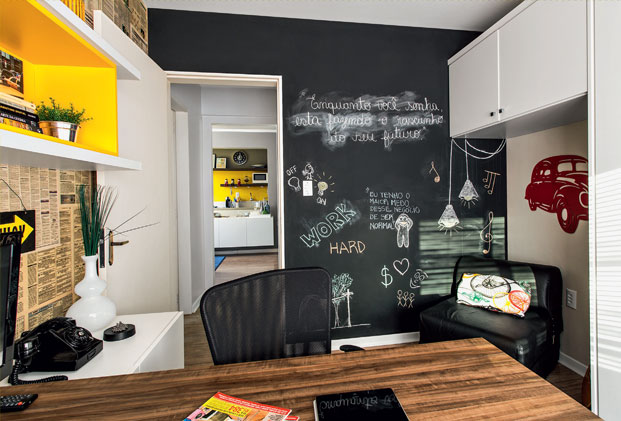 Home office para dois em 9 m²