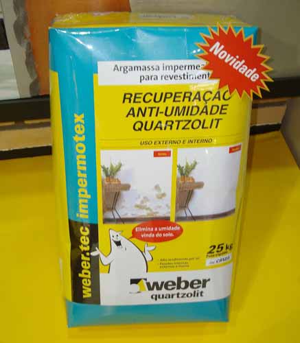 A Quatzolit lan&ccedil;ou na Feicon o revestimento com impermeabilizante para locai...