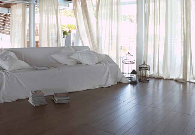 Favaro achou interessante os lan&ccedil;amentos Cement Wood e Ecodecor (foto) da Po...