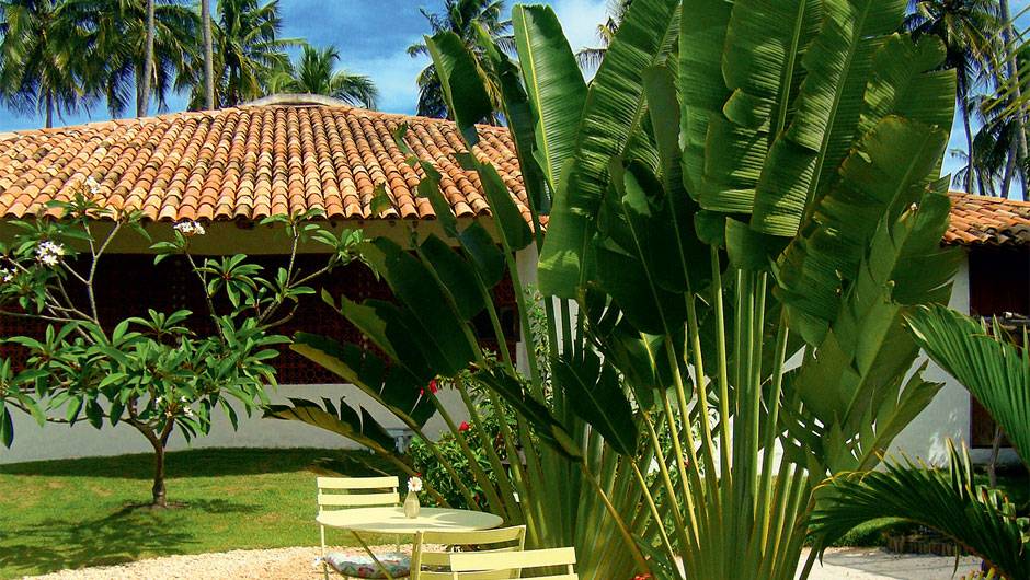 Restaurante funciona em jardim de casa de praia alagoana