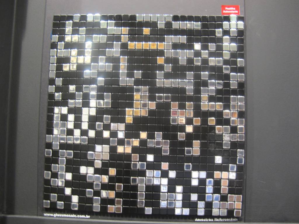 Pastilhas coloridas e texturizadas são lançadas na Expo Revestir 2015