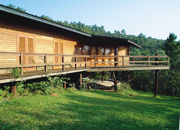 Casas de campo: 10 projetos com visual rústico e aconchegante