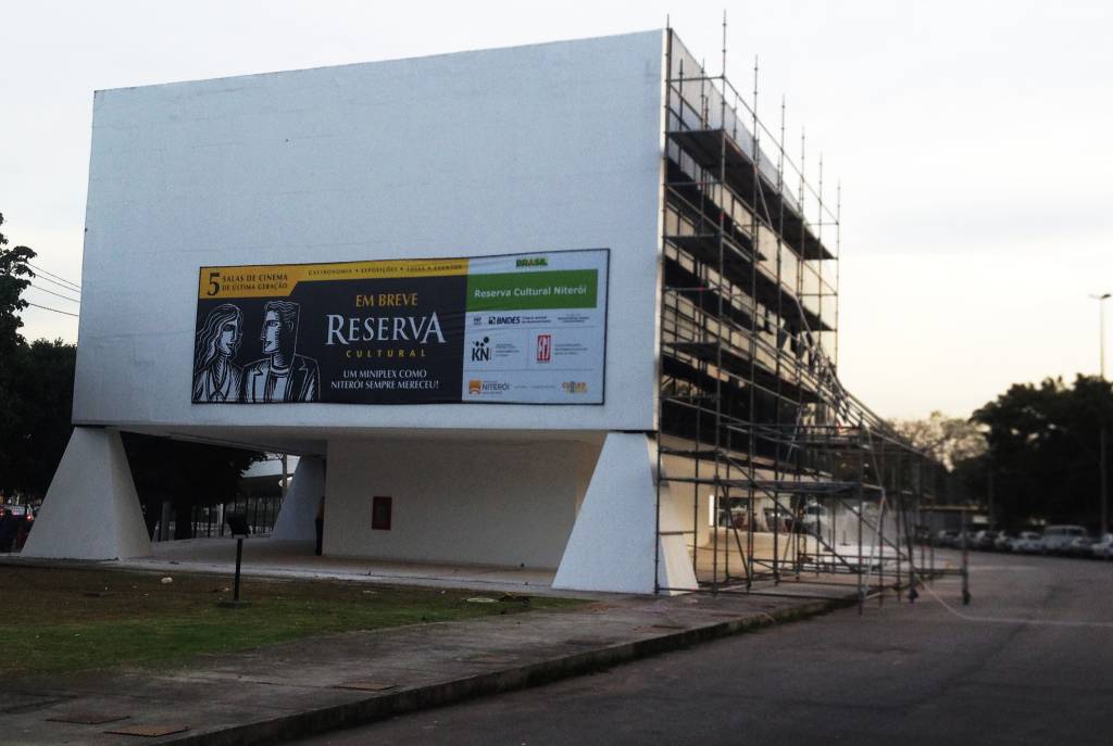 R01-oscar-niemeyer-centro-petrobras-cinema-niteroi