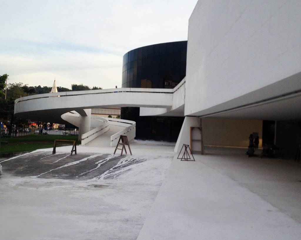 R04-oscar-niemeyer-centro-petrobras-cinema-niteroi
