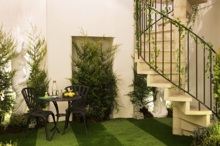 2-airbnb-e-pantone-fazem-parceria-e-criam-casa-com-lindos-jardins 2-airbnb-e-pantone-fazem-parceria-e-criam-casa-com-lindos-jardins