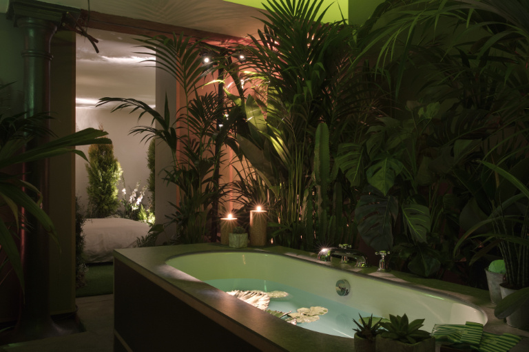 6-airbnb-e-pantone-fazem-parceria-e-criam-casa-com-lindos-jardins 6-airbnb-e-pantone-fazem-parceria-e-criam-casa-com-lindos-jardins