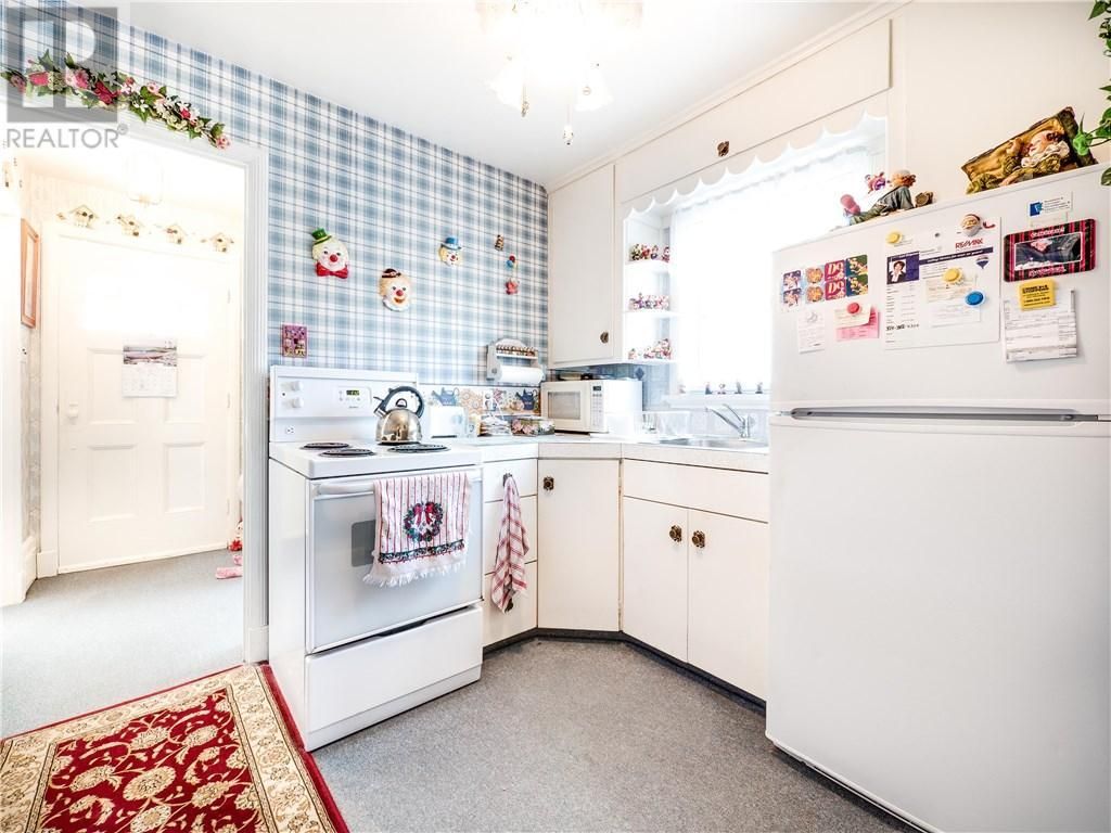 Esta casa é decorada com mais de 1,5 mil palhaços!