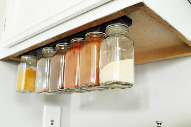 Para guardar potinhos de temperos Para guardar potinhos de temperos
