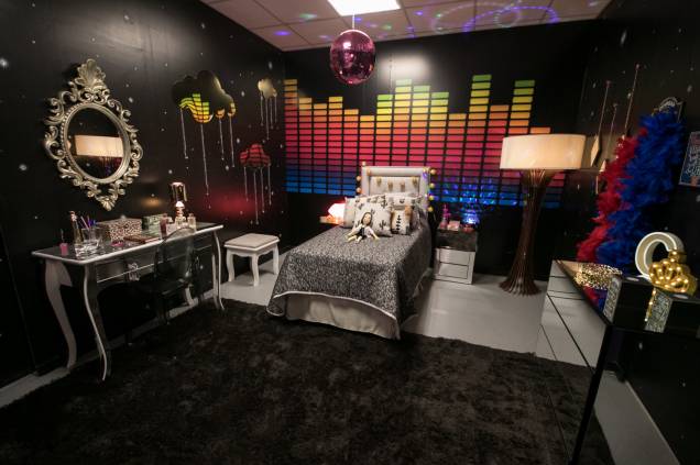O quarto de Camila Loures. O quarto de Camila Loures.