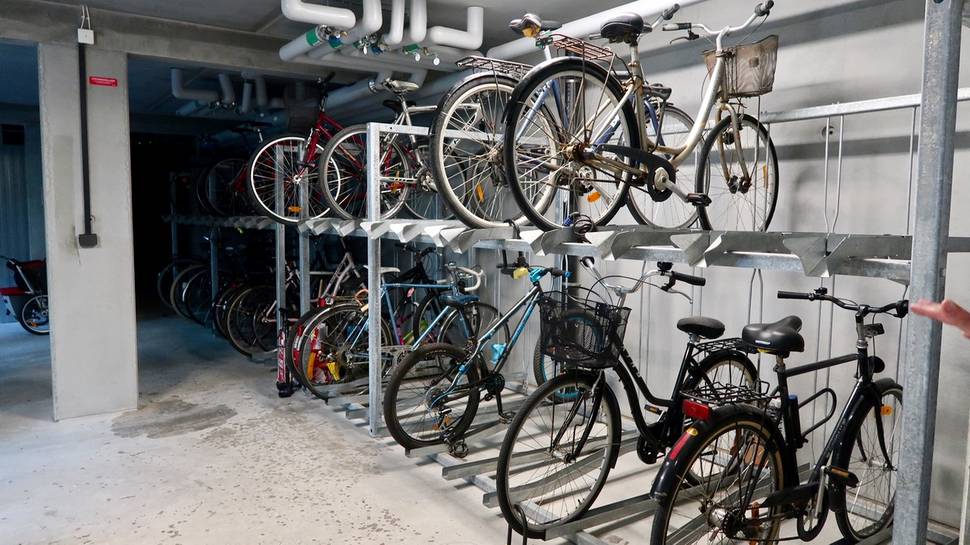 su&eacute;cia-pr&eacute;dio-bike (11)