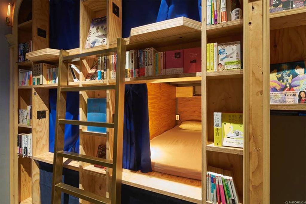 livraria com cama