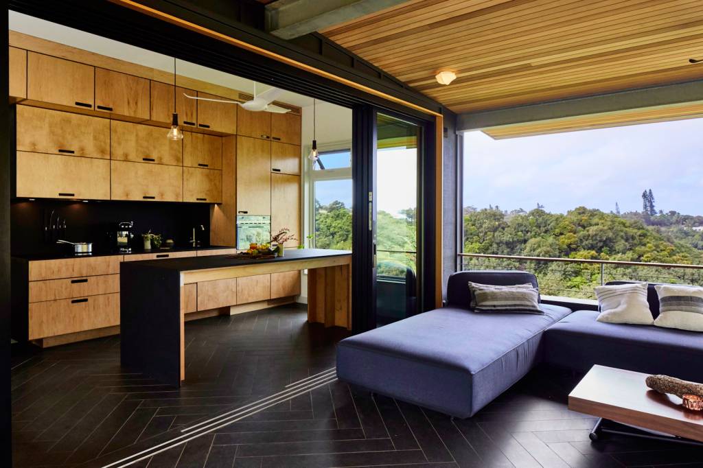 Casa de 93 m2 prova que estilo não depende de espaço Luz natural, móveis multifuncionais e sustentabilidade foram algumas das prioridades deste projeto