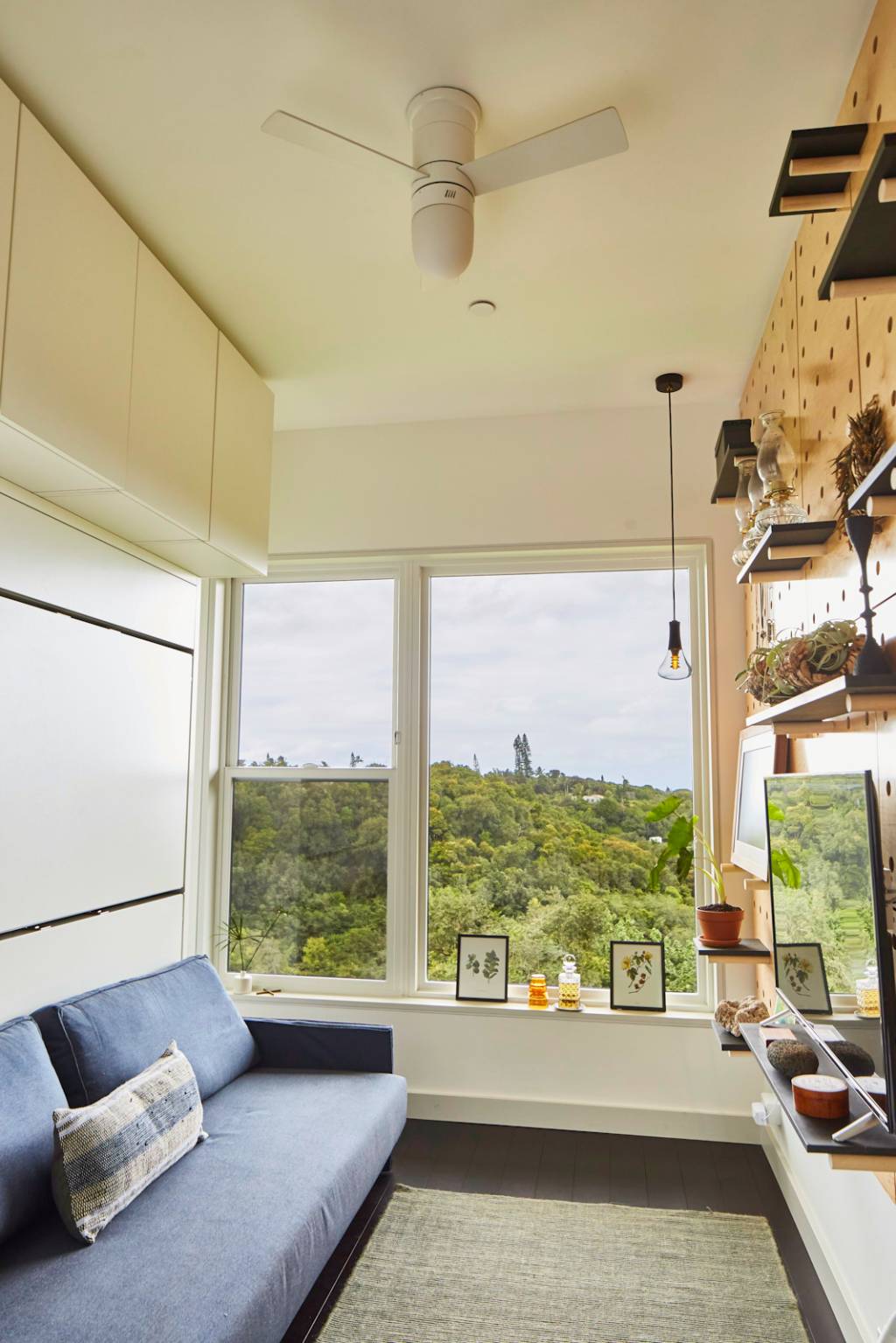 Casa de 93 m2 prova que estilo não depende de espaço Luz natural, móveis multifuncionais e sustentabilidade foram algumas das prioridades deste projeto