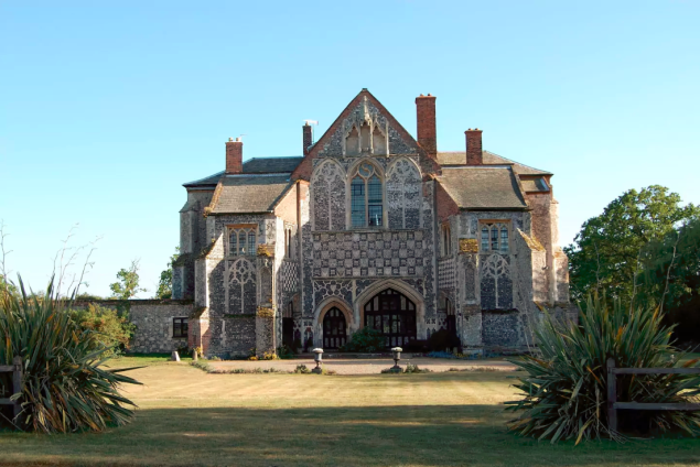 <a href="https://www.airbnb.com.br/rooms/637153">Suffolk</a>, na Inglaterra <a href="https://www.airbnb.com.br/rooms/637153">Suffolk</a>, na Inglaterra