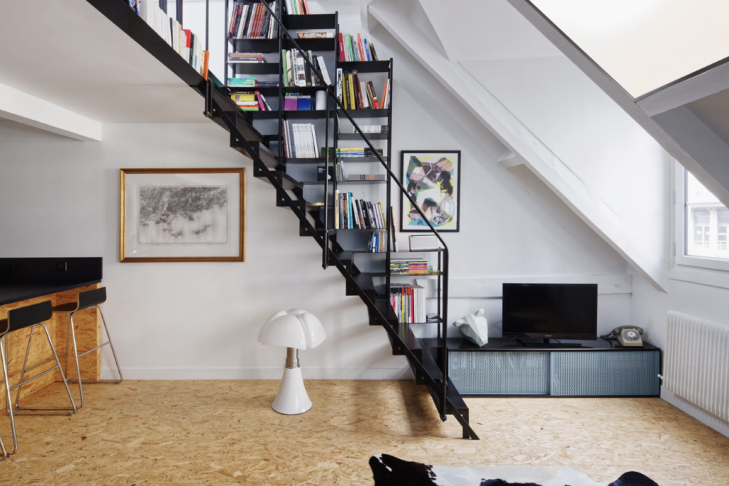 Este apartamento parisiense foi reformado apenas com dois materiais