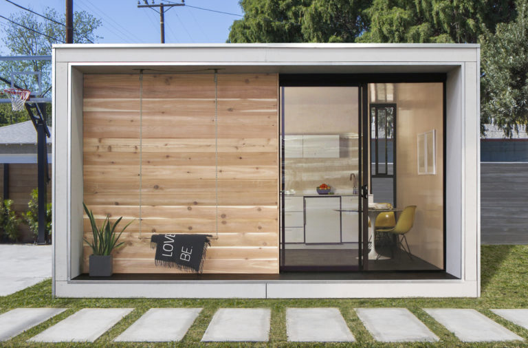 Tiny home multiuso organiza tudo em 8 m2 A estrutura vem com três layouts e foi pensada para se encaixar perfeitamente na rotina do morador