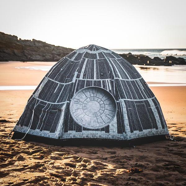 Star Wars: agora você pode acampar na sua própria Estrela da Morte A nave de Darth Vader é a inspiração por trás desta cabana, que acomoda até três pessoas