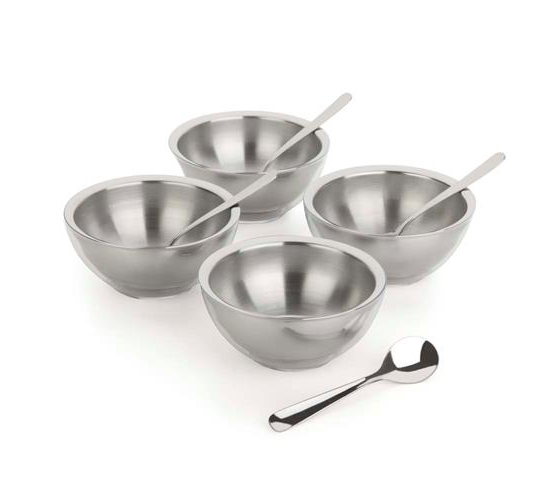 O conjunto de sobremesa <a href="https://www.gotoshop.com.br/UtilidadesDomesticas/SobremesaChaeCafe/Jogosparasobremesa/Conjunto-de-Sobremesa-Forma-Vision-Inox-Transparente-%E2%80%93-12-Pecas-8565513.html?utm_source=sites&utm_medium=matéria_CC&utm_campaign=produtos&utm_content=201806">Forma Vision</a>, com 12 peças, custa R$ 121,90.