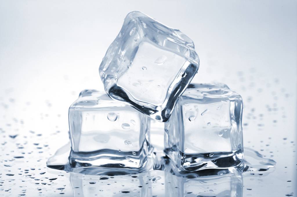 como usar um cubo de gelo em casa como usar um cubo de gelo em casa
