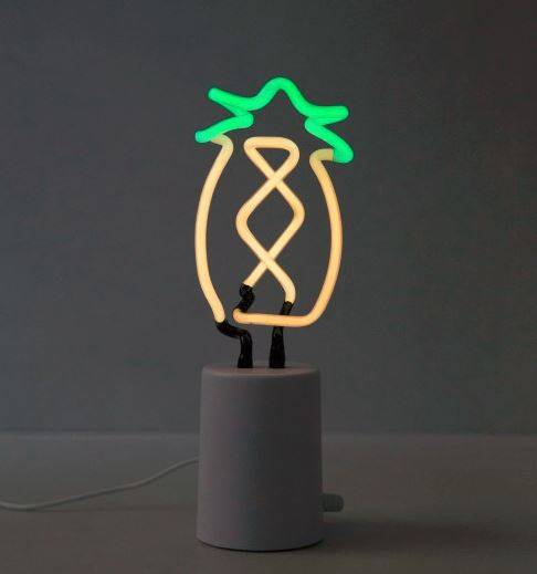 Abajur Mini Neon Abacaxi, custa R$ 220 na loja Storehouse.